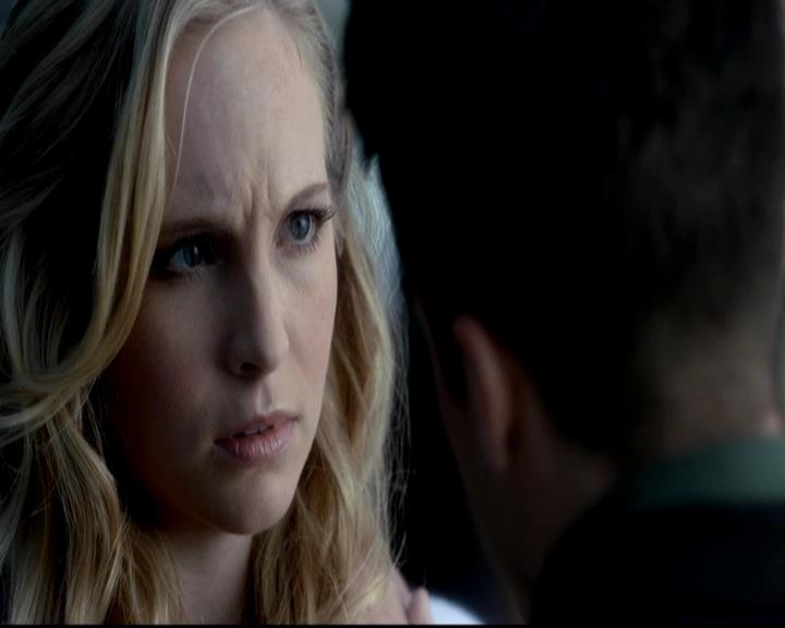 VampireDiariesWorld-dot-org_4x09OComeAllYeFaithful0310.jpg