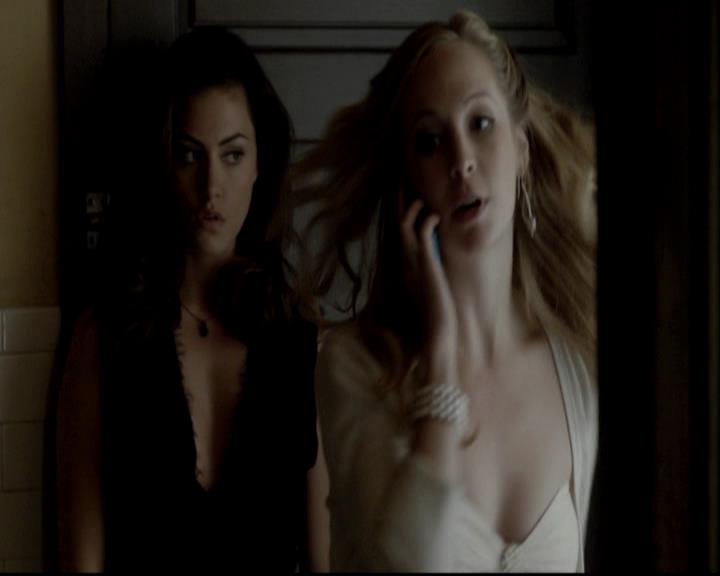 VampireDiariesWorld-dot-org_4x09OComeAllYeFaithful1328.jpg