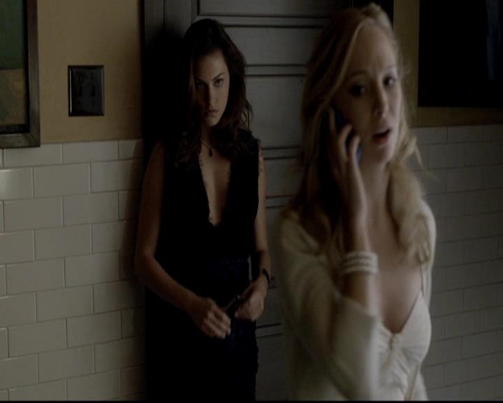 VampireDiariesWorld-dot-org_4x09OComeAllYeFaithful1338.jpg