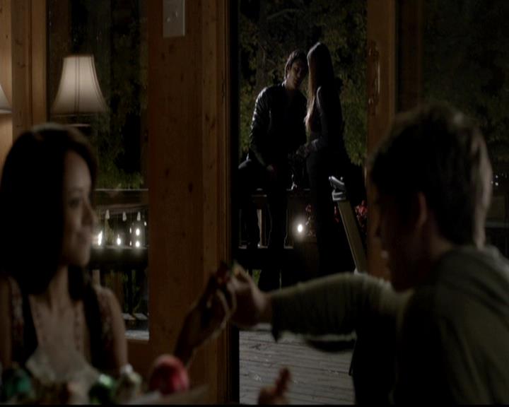 VampireDiariesWorld-dot-org_4x09OComeAllYeFaithful1900.jpg