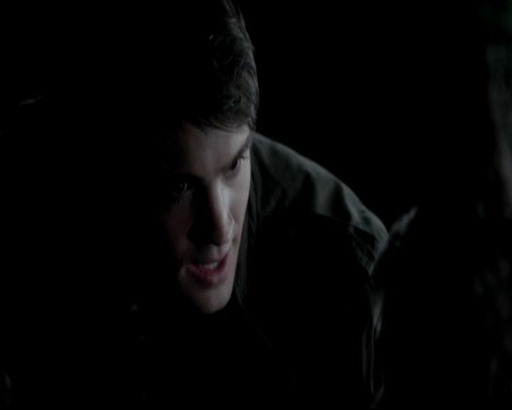 VampireDiariesWorld-dot-org_4x11CatchMeIfYouCan0104.jpg