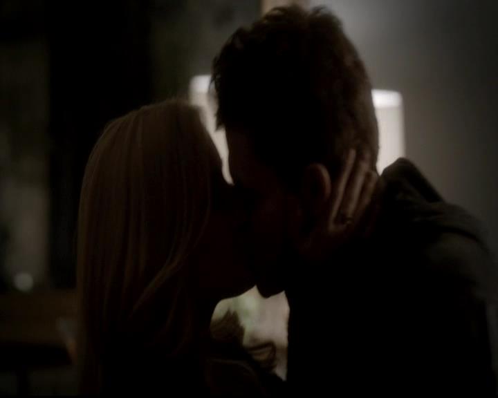 VampireDiariesWorld-dot-org_4x11CatchMeIfYouCan2205.jpg