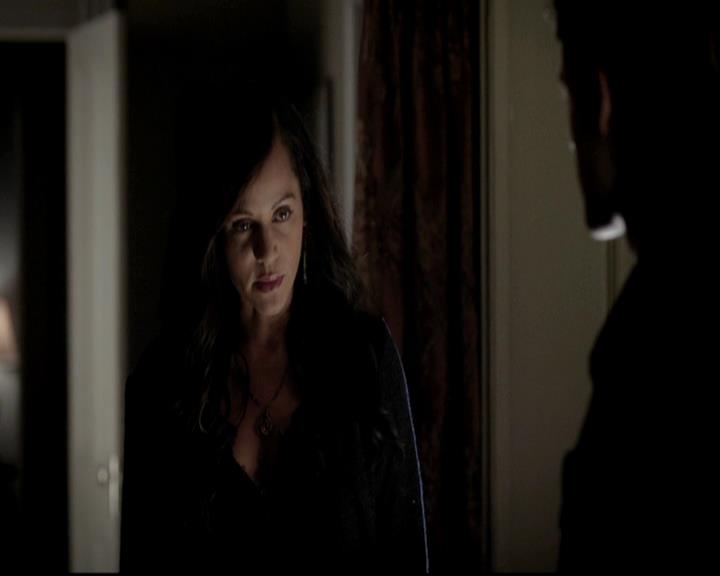 VampireDiariesWorld-dot-org_4x12AViewToAKill1063.jpg