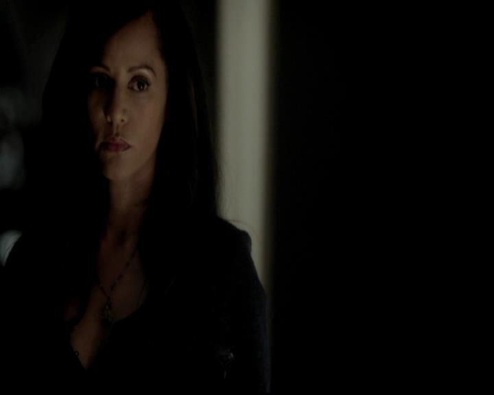 VampireDiariesWorld-dot-org_4x12AViewToAKill1106.jpg