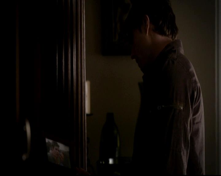 VampireDiariesWorld-dot-org_4x12AViewToAKill1119.jpg