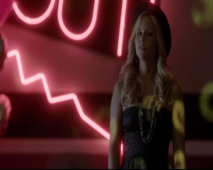 VampireDiariesWorld-dot-org_4x12AViewToAKill1210.jpg