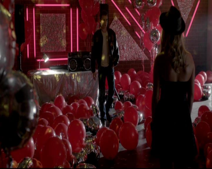 VampireDiariesWorld-dot-org_4x12AViewToAKill1225.jpg