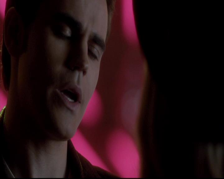 VampireDiariesWorld-dot-org_4x12AViewToAKill1250.jpg