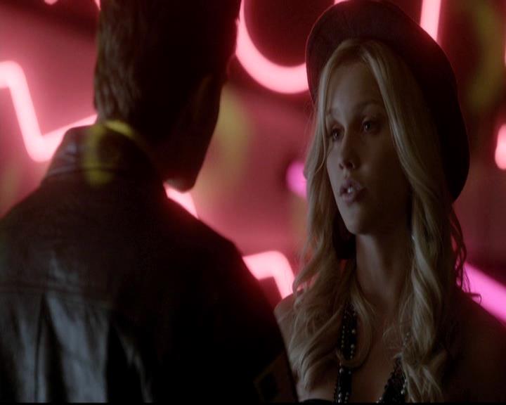 VampireDiariesWorld-dot-org_4x12AViewToAKill1260.jpg