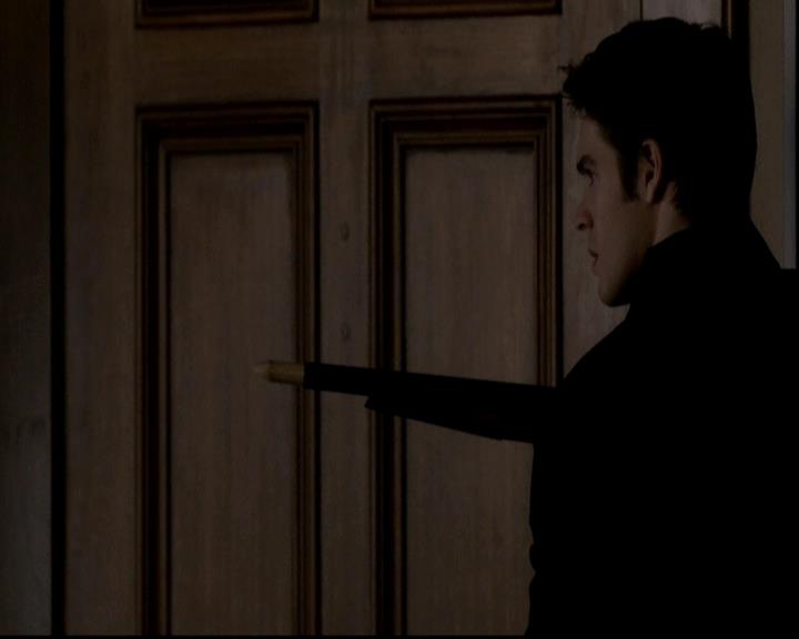 VampireDiariesWorld-dot-org_4x12AViewToAKill1298.jpg