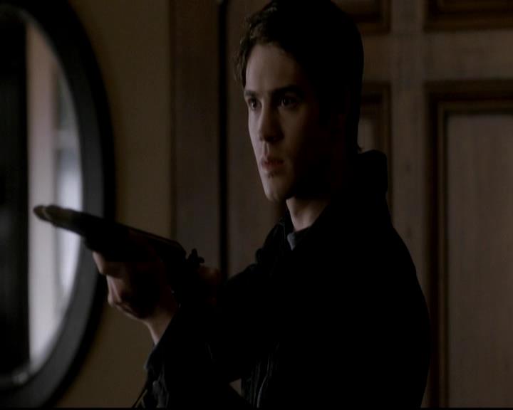 VampireDiariesWorld-dot-org_4x12AViewToAKill1304.jpg