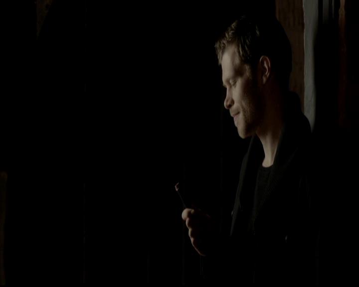 VampireDiariesWorld-dot-org_4x12AViewToAKill1404.jpg