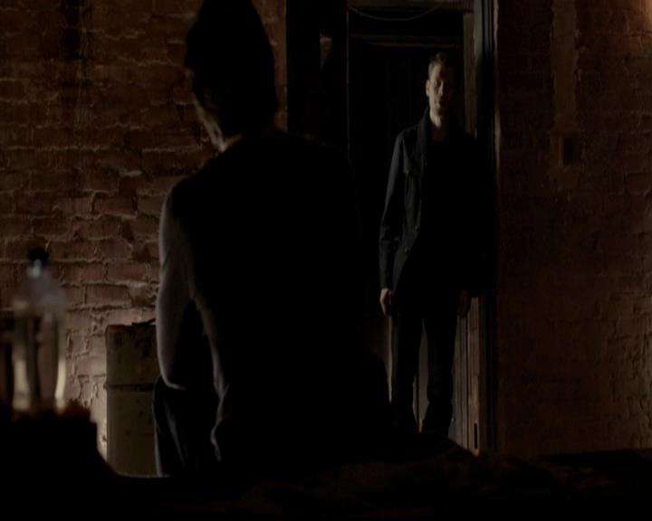 VampireDiariesWorld-dot-org_4x12AViewToAKill1411.jpg