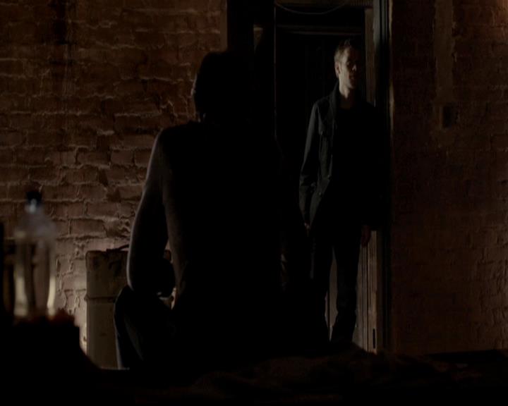 VampireDiariesWorld-dot-org_4x12AViewToAKill1413.jpg