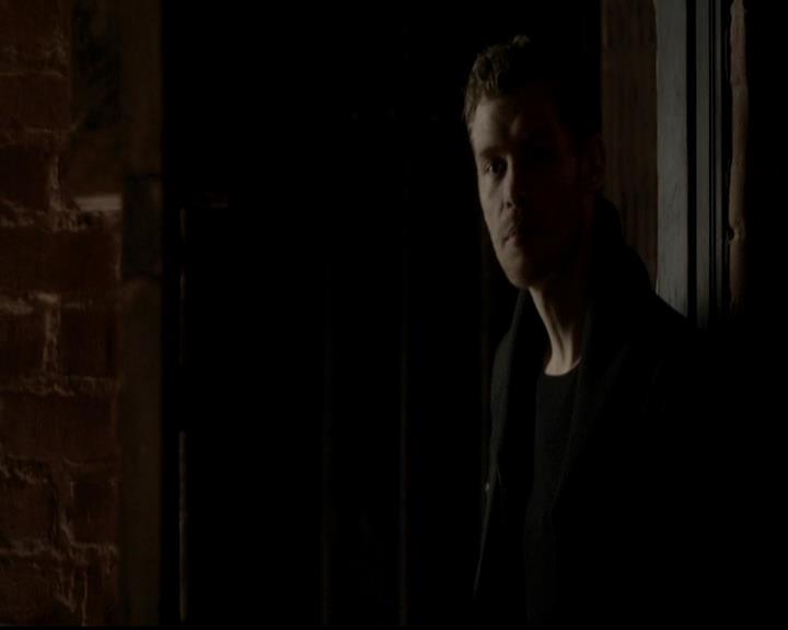 VampireDiariesWorld-dot-org_4x12AViewToAKill1439.jpg