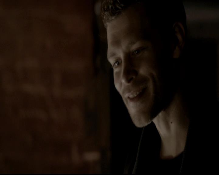 VampireDiariesWorld-dot-org_4x12AViewToAKill1463.jpg