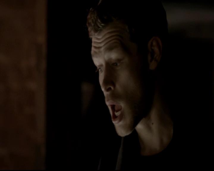 VampireDiariesWorld-dot-org_4x12AViewToAKill1467.jpg