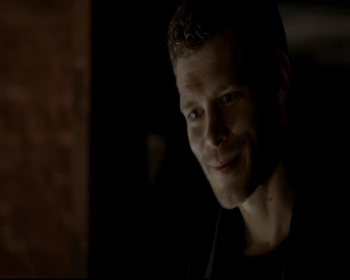 VampireDiariesWorld-dot-org_4x12AViewToAKill1471.jpg