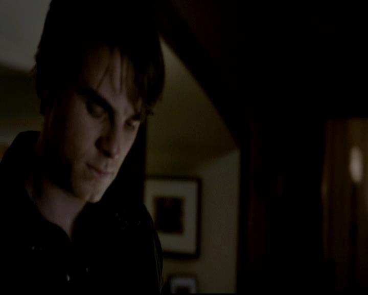 VampireDiariesWorld-dot-org_4x12AViewToAKill1499.jpg