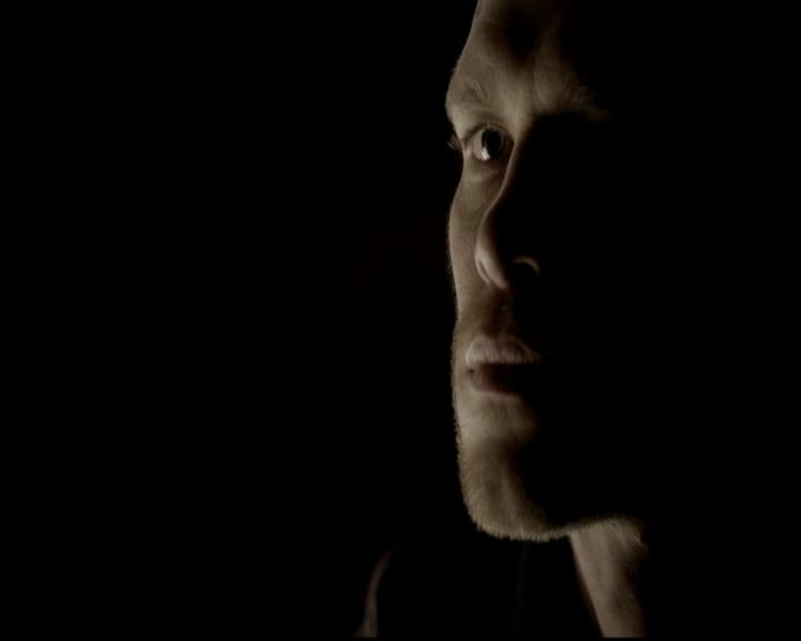 VampireDiariesWorld-dot-org_4x12AViewToAKill1522.jpg