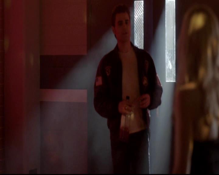 VampireDiariesWorld-dot-org_4x12AViewToAKill1564.jpg