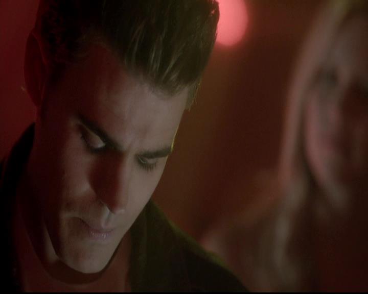 VampireDiariesWorld-dot-org_4x12AViewToAKill1575.jpg