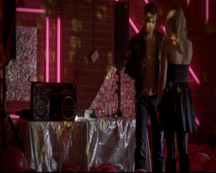 VampireDiariesWorld-dot-org_4x12AViewToAKill1581.jpg