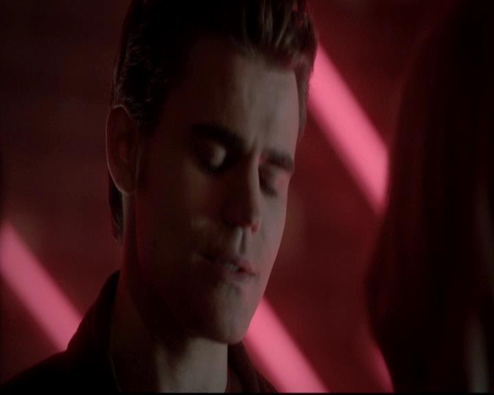 VampireDiariesWorld-dot-org_4x12AViewToAKill1594.jpg