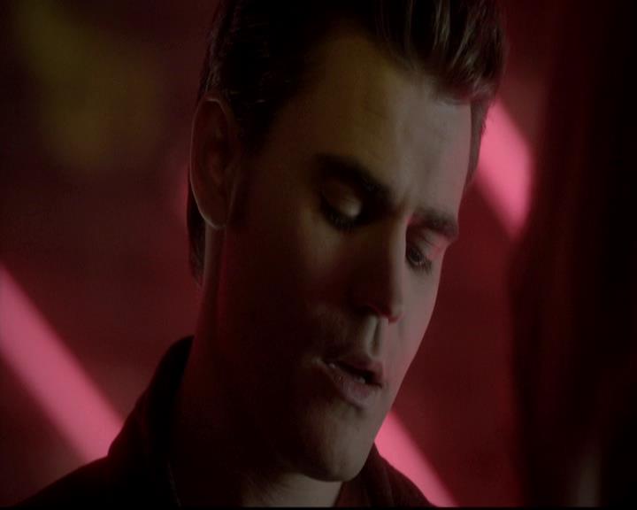 VampireDiariesWorld-dot-org_4x12AViewToAKill1618.jpg