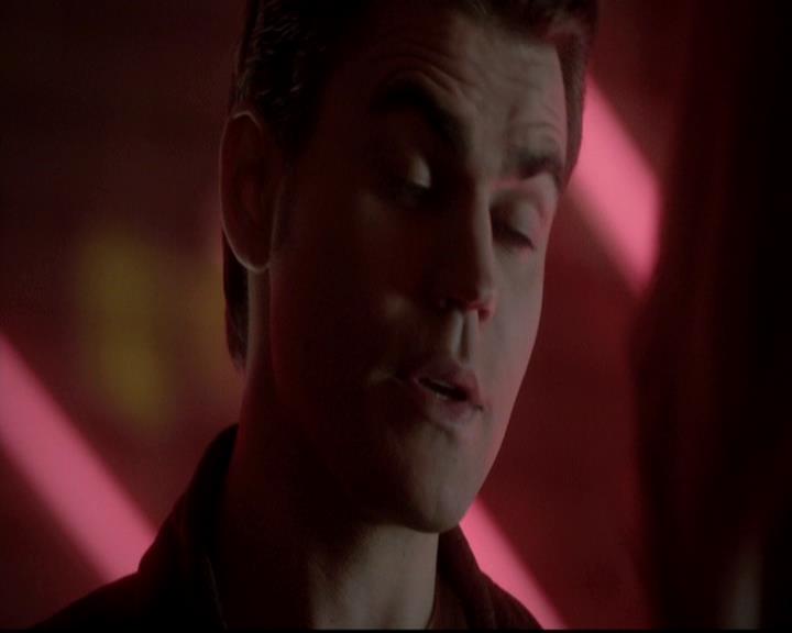 VampireDiariesWorld-dot-org_4x12AViewToAKill1619.jpg