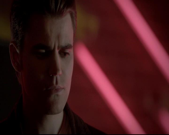 VampireDiariesWorld-dot-org_4x12AViewToAKill1641.jpg