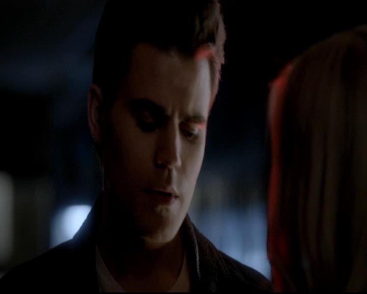 VampireDiariesWorld-dot-org_4x12AViewToAKill1824.jpg