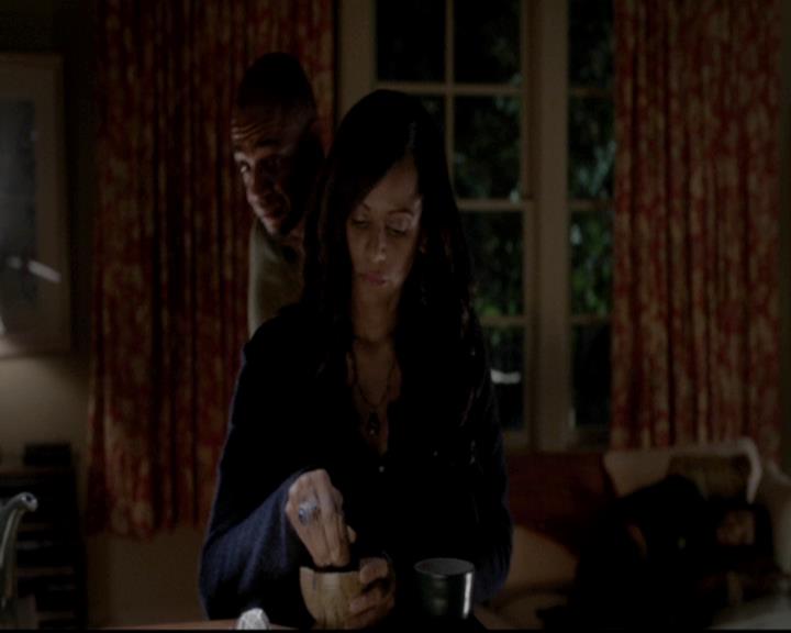 VampireDiariesWorld-dot-org_4x12AViewToAKill1846.jpg