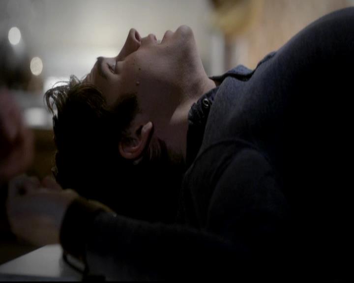 VampireDiariesWorld-dot-org_4x12AViewToAKill1895.jpg