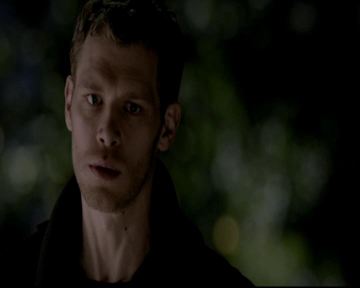 VampireDiariesWorld-dot-org_4x12AViewToAKill1953.jpg