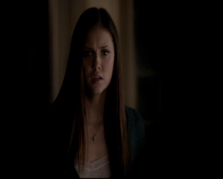 VampireDiariesWorld-dot-org_4x12AViewToAKill1971.jpg