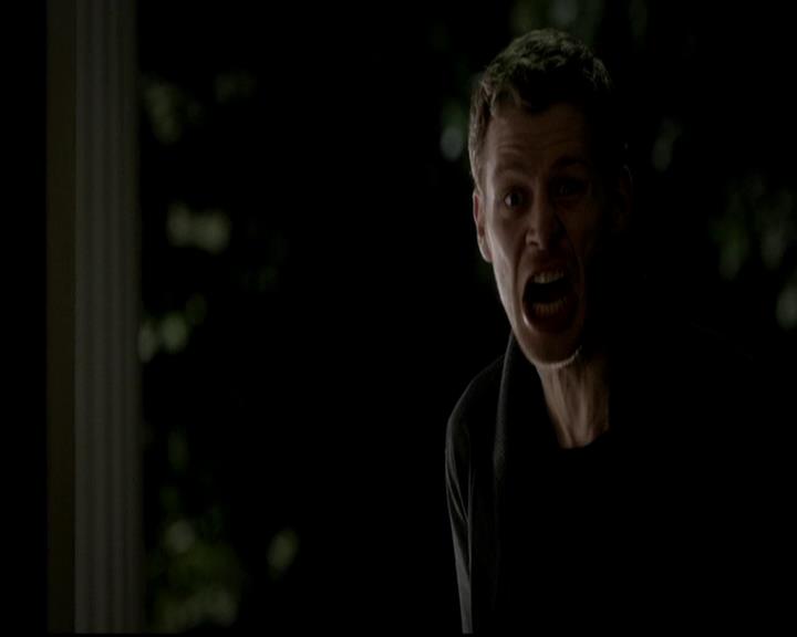 VampireDiariesWorld-dot-org_4x12AViewToAKill1978.jpg