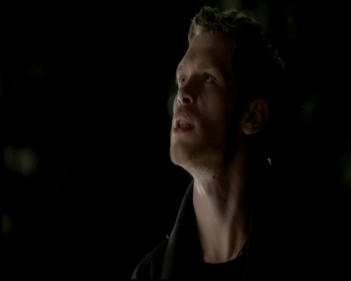 VampireDiariesWorld-dot-org_4x12AViewToAKill1983.jpg