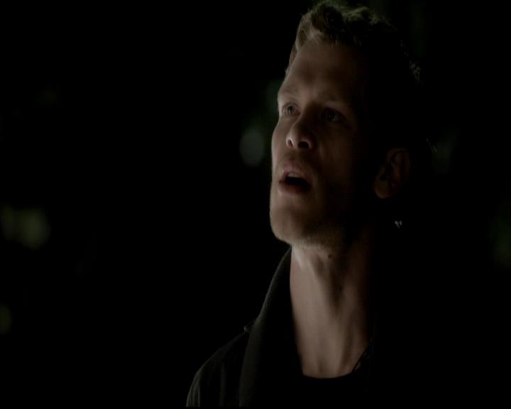 VampireDiariesWorld-dot-org_4x12AViewToAKill1984.jpg