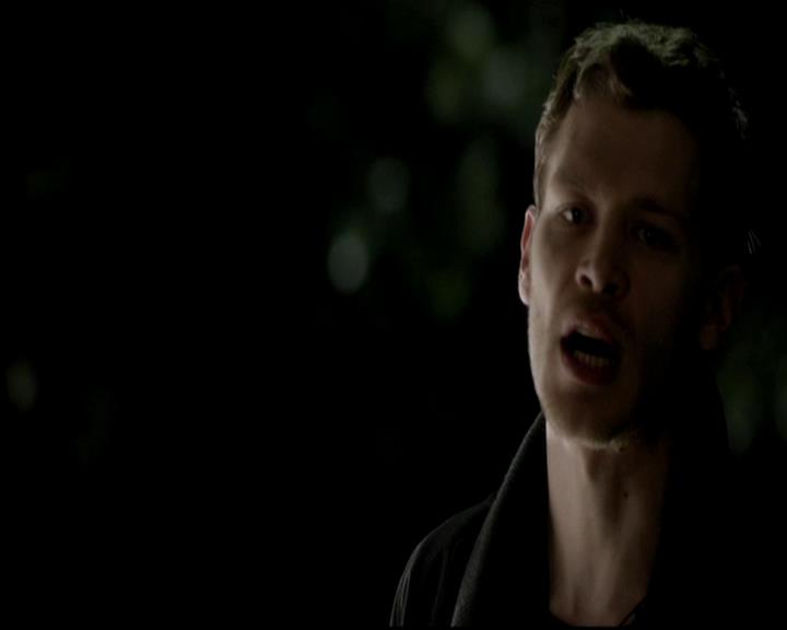 VampireDiariesWorld-dot-org_4x12AViewToAKill1987.jpg