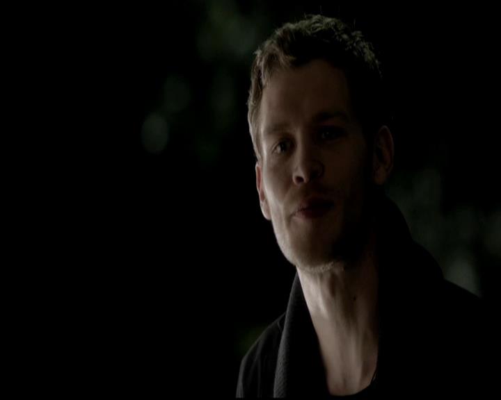 VampireDiariesWorld-dot-org_4x12AViewToAKill1996.jpg