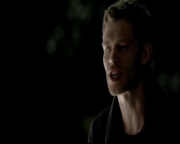 VampireDiariesWorld-dot-org_4x12AViewToAKill1999.jpg