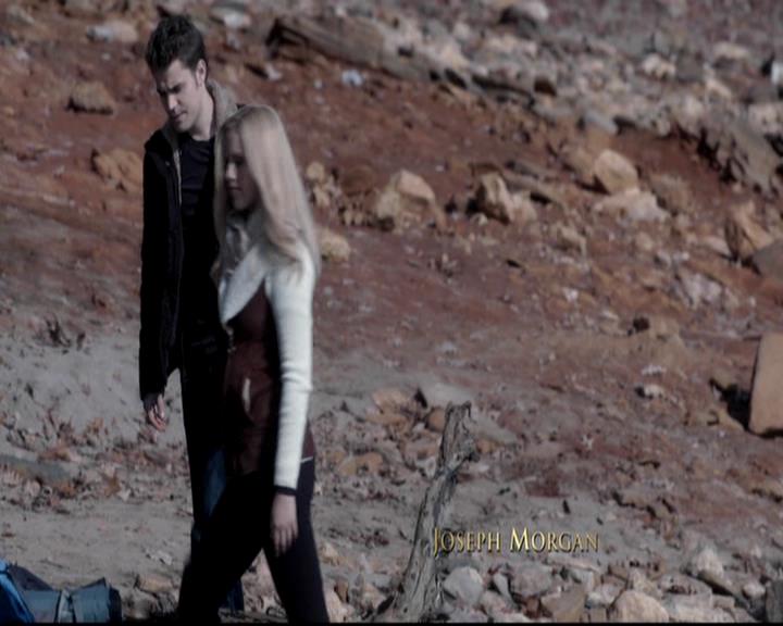 VampireDiariesWorld-dot-org_4x13IntoTheWild0209.jpg