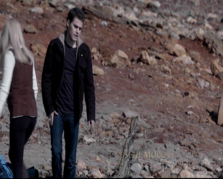 VampireDiariesWorld-dot-org_4x13IntoTheWild0210.jpg