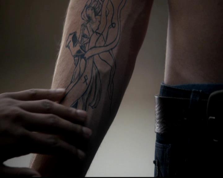 VampireDiariesWorld-dot-org_4x13IntoTheWild0281.jpg