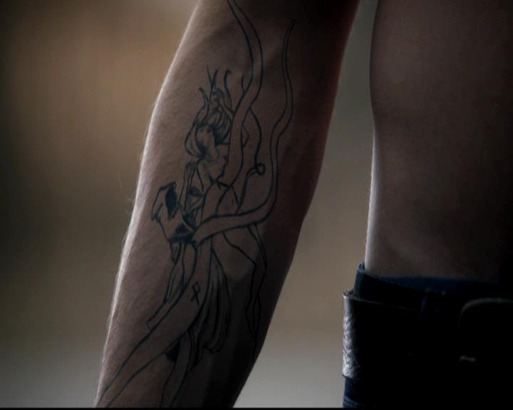 VampireDiariesWorld-dot-org_4x13IntoTheWild0297.jpg