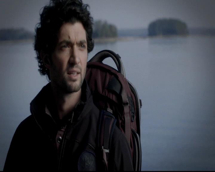 VampireDiariesWorld-dot-org_4x13IntoTheWild0331.jpg