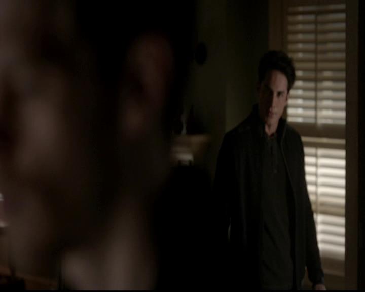 VampireDiariesWorld-dot-org_4x13IntoTheWild0353.jpg