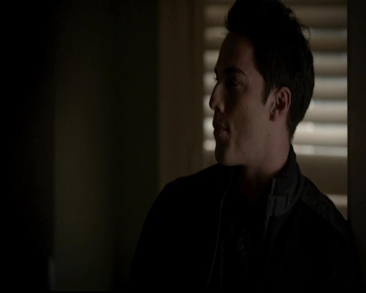 VampireDiariesWorld-dot-org_4x13IntoTheWild0371.jpg