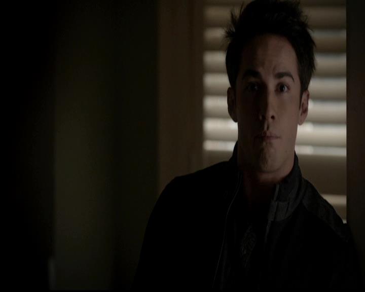 VampireDiariesWorld-dot-org_4x13IntoTheWild0374.jpg